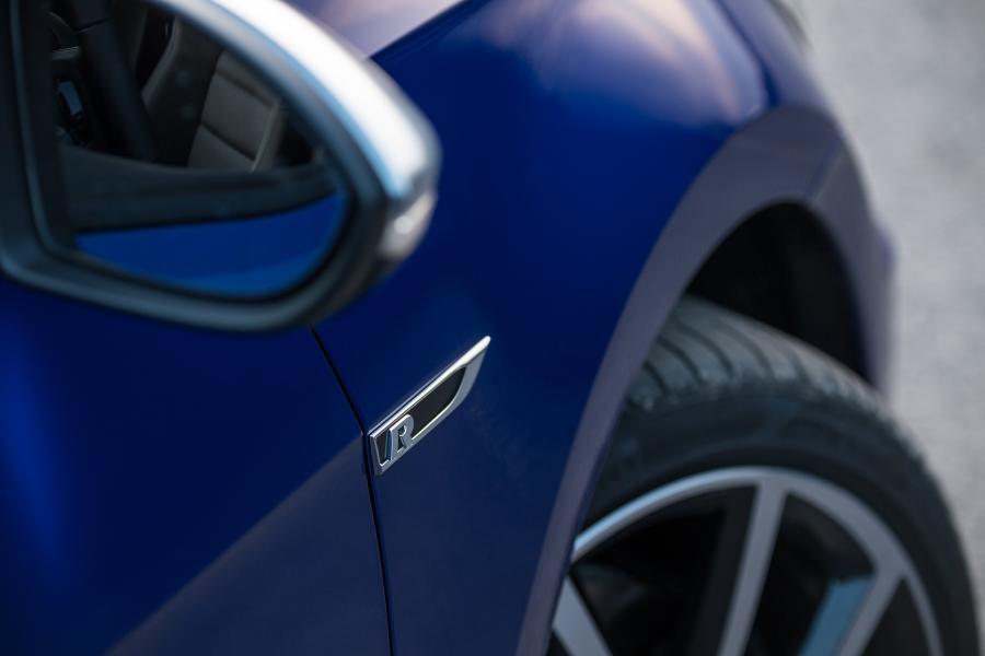Детали экстерьера Volkswagen Golf R 5-Door 2017 года  (UK) (фото 14 из 30)